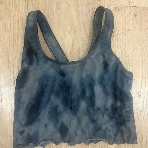 basic workout top - Picture 3 of 3